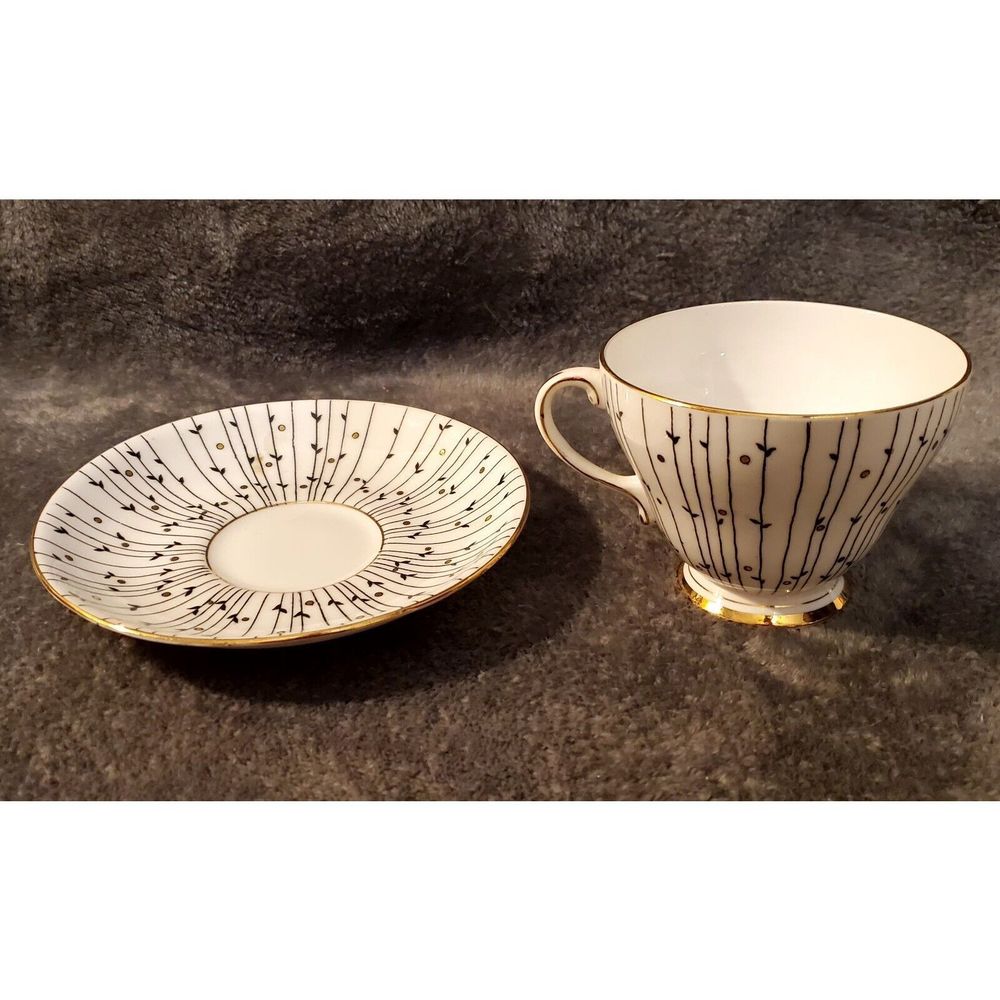 Rare royal grafton fine bone England china pompous grass tea cup and saucer 8122
